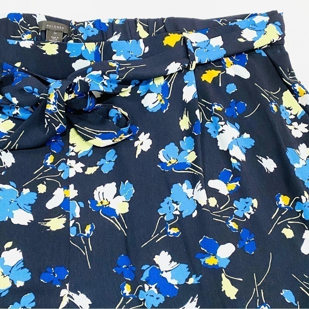 NWOT Halogen Navy Floral Plus Size Tie Waist Wide Leg Crop Capri Pants - Picture 2 of 6